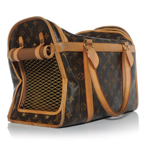 lv cat carrier.